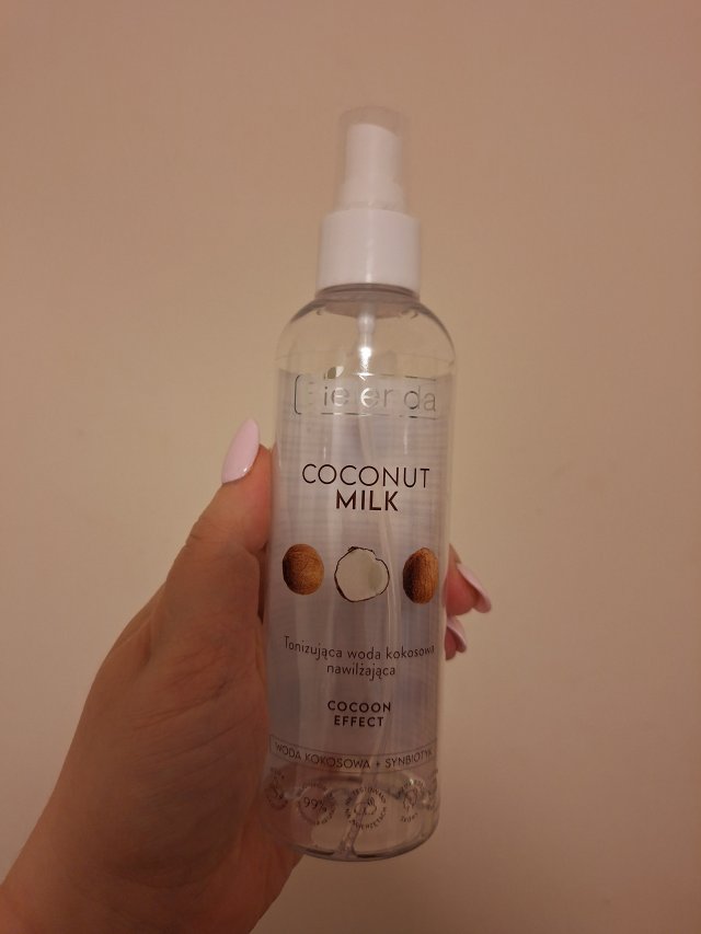 Denkowanie część druga :) Luty: Walentynkowy klimat, wszystkie odcienie czerwieni i różowego, a także z serduszkami, buziakami oraz motyw kwiatowy