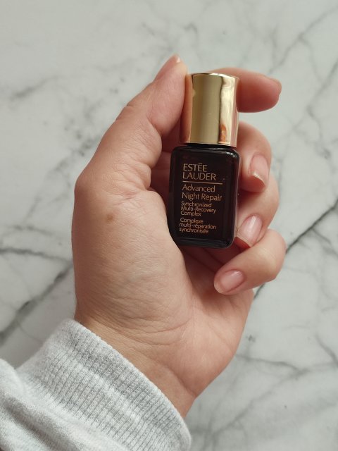 Denkowanie część druga :) Luty: Walentynkowy klimat, wszystkie odcienie czerwieni i różowego, a także z serduszkami, buziakami oraz motyw kwiatowy