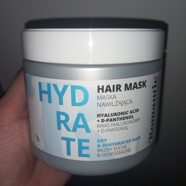 Denkowanie część druga :) Luty: Walentynkowy klimat, wszystkie odcienie czerwieni i różowego, a także z serduszkami, buziakami oraz motyw kwiatowy