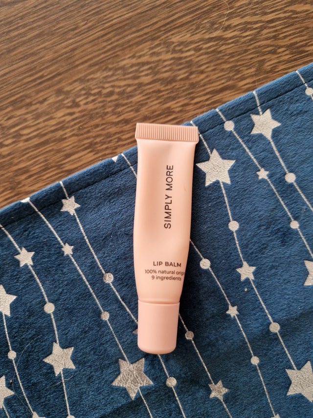 Denkowanie część druga :) Luty: Walentynkowy klimat, wszystkie odcienie czerwieni i różowego, a także z serduszkami, buziakami oraz motyw kwiatowy