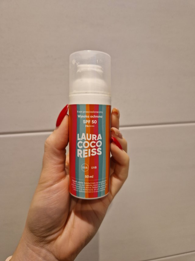 Denkowanie część druga :) Luty: Walentynkowy klimat, wszystkie odcienie czerwieni i różowego, a także z serduszkami, buziakami oraz motyw kwiatowy