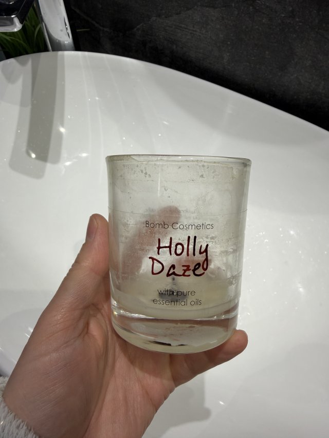 Denkowanie część druga :) Luty: Walentynkowy klimat, wszystkie odcienie czerwieni i różowego, a także z serduszkami, buziakami oraz motyw kwiatowy