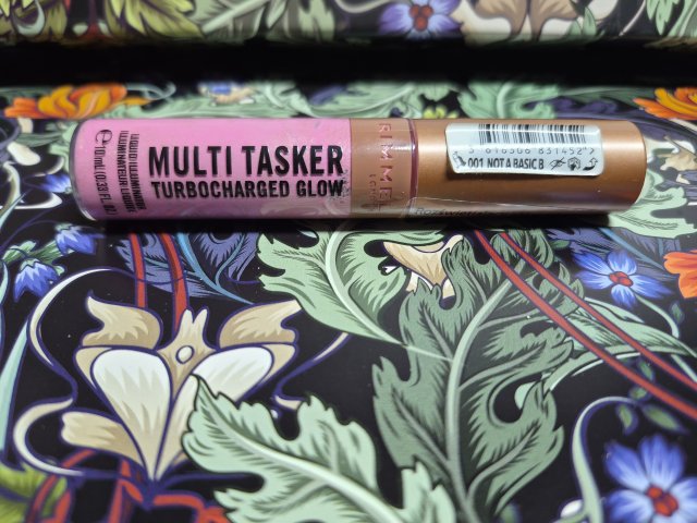 Rimmel Multi Tasker Turbocharget Glow, Rozświetlacz w płynie, nr 001 Not a Basic B