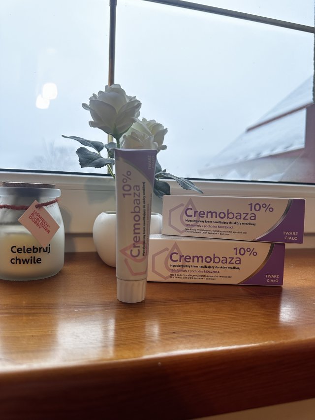 Farmapol Cremobaza 10%, Krem do skóry nadmiernie przesuszonej, zrogowaciałej i pękającej