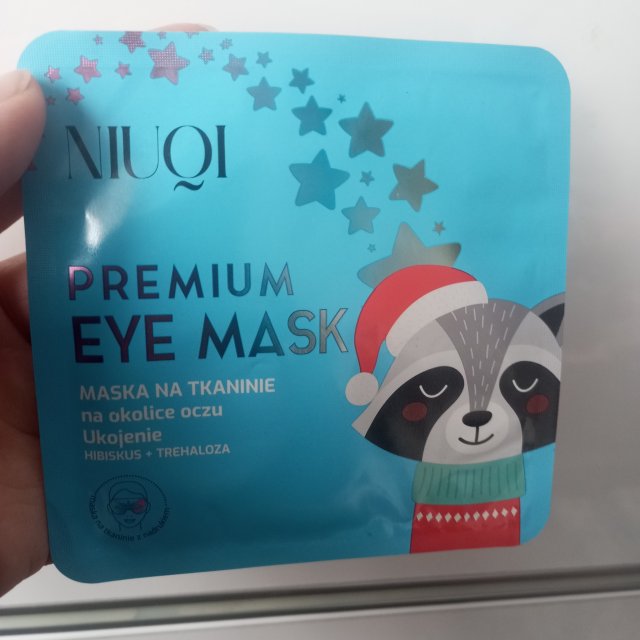 Denkowanie część druga :) Luty: Walentynkowy klimat, wszystkie odcienie czerwieni i różowego, a także z serduszkami, buziakami oraz motyw kwiatowy