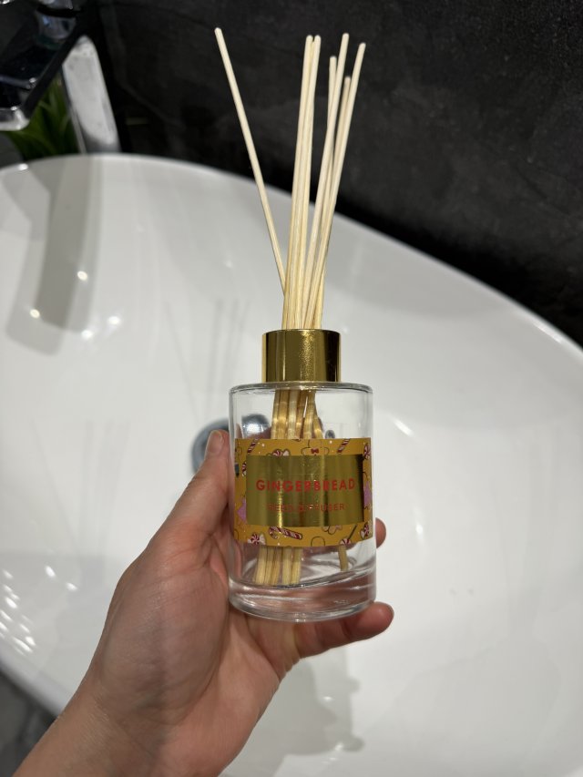 Denkowanie część druga :) Luty: Walentynkowy klimat, wszystkie odcienie czerwieni i różowego, a także z serduszkami, buziakami oraz motyw kwiatowy