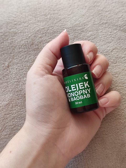 Denkowanie część druga :) Luty: Walentynkowy klimat, wszystkie odcienie czerwieni i różowego, a także z serduszkami, buziakami oraz motyw kwiatowy