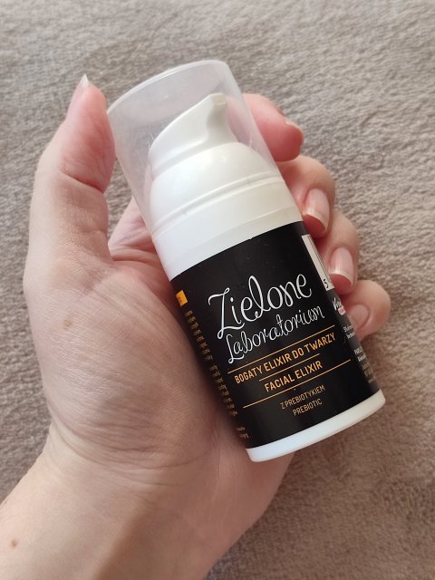 Denkowanie część druga :) Luty: Walentynkowy klimat, wszystkie odcienie czerwieni i różowego, a także z serduszkami, buziakami oraz motyw kwiatowy