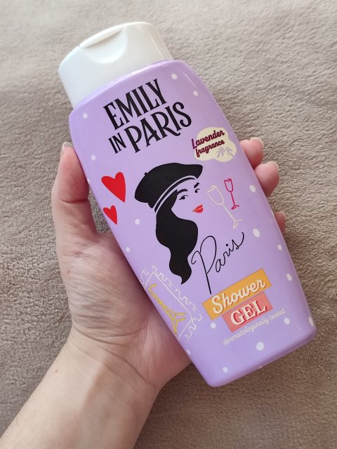 Denkowanie część druga :) Luty: Walentynkowy klimat, wszystkie odcienie czerwieni i różowego, a także z serduszkami, buziakami oraz motyw kwiatowy