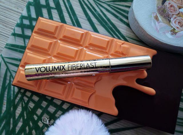 Eveline, Volumix Fiberlast, pogrubiająco-rozdzielający tusz do rzęs