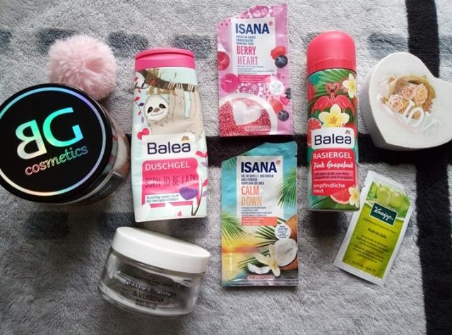 akcja denkowanie! grudzień - kosmetyki w świątecznych opakowaniach i świątecznych kolorach 🎄❄️⛄🎀🎁🎅