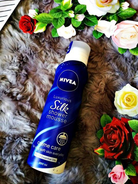 Nivea Silk Mousse, Jedwabisty mus do mycia ciała, Creme Care