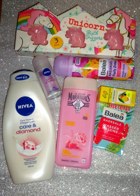 akcja denkowanie! grudzień - kosmetyki w świątecznych opakowaniach i świątecznych kolorach 🎄❄️⛄🎀🎁🎅