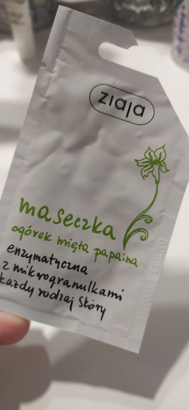 akcja denkowanie! grudzień - kosmetyki w świątecznych opakowaniach i świątecznych kolorach 🎄❄️⛄🎀🎁🎅