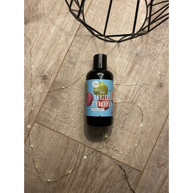 French kiss macaroons