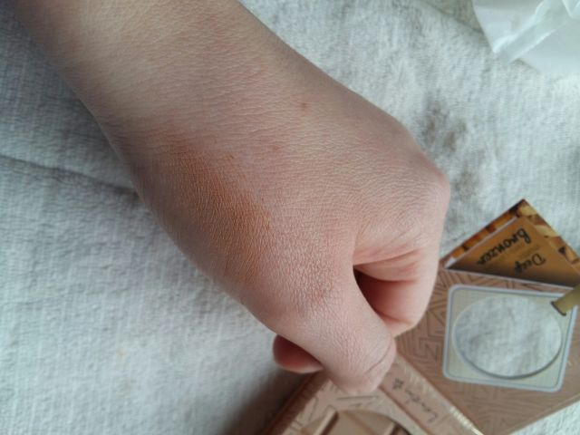 Lovely Toffee Chocolate Powder, Bronzer do twarzy, Czekoladowy, Matowy