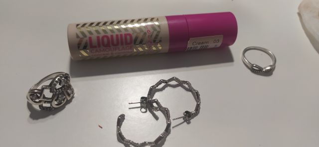 Lovely Liquid Camouflage, Korektor w płynie, nr 03