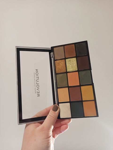Makeup Revolution Paleta cieni, Re-Loaded, Iconic Division data-recommend=