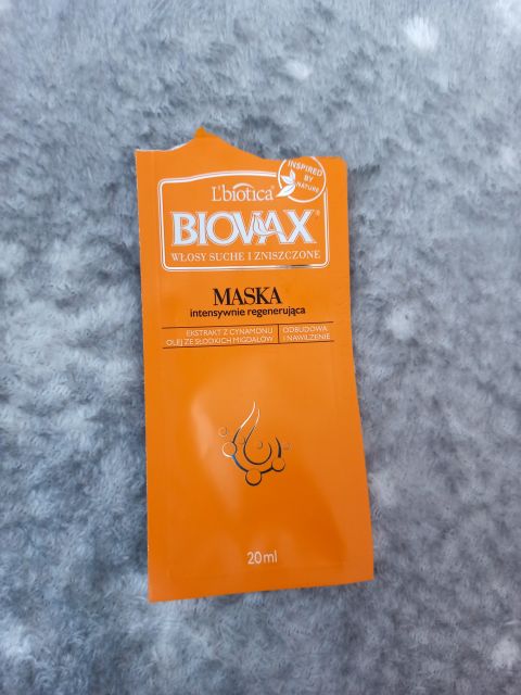 L'biotica Biovax, Maska do włosów, Intensywnie regenerująca, Ekstrakt z cynamonu i olej ze słodkich migdałów data-recommend=