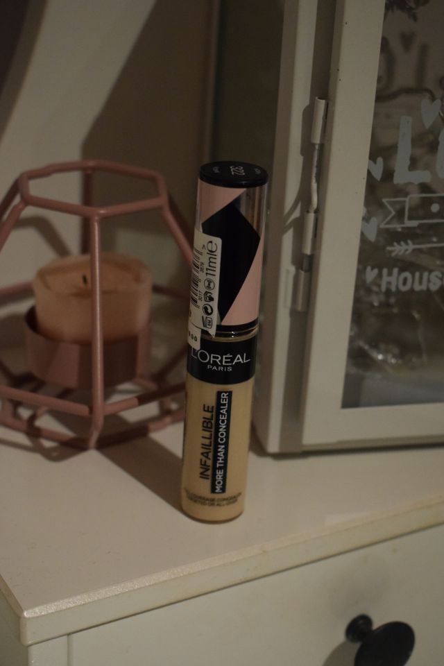 L'Oréal Infallible, More Than Concealer, Korektor do twarzy i pod oczy, nr 322 Ivory