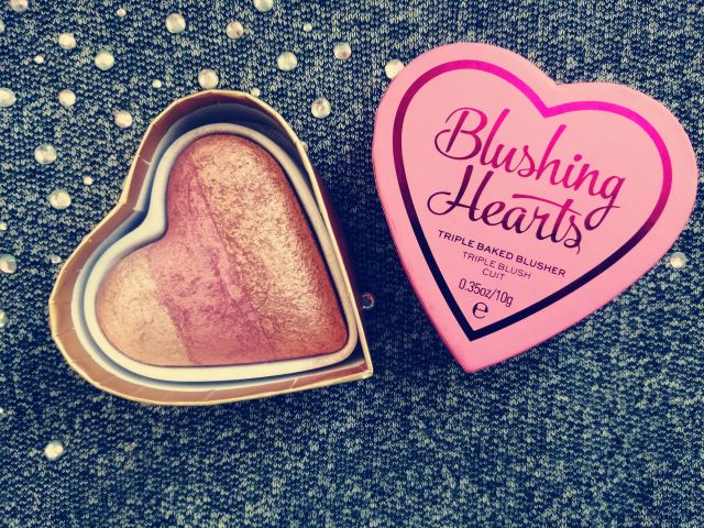 Makeup Revolution I Heart Makeup, Róż do policzków, Blushing Hearts