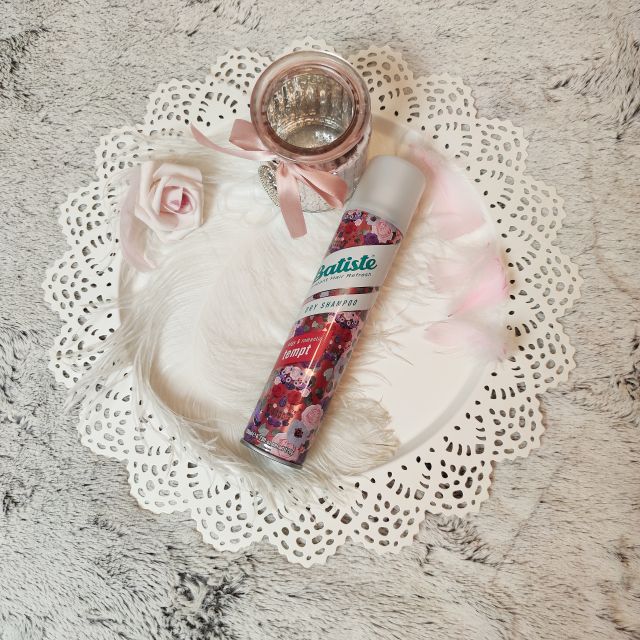 Batiste Suchy szampon do włosów, Edgy & Romantic Tempt