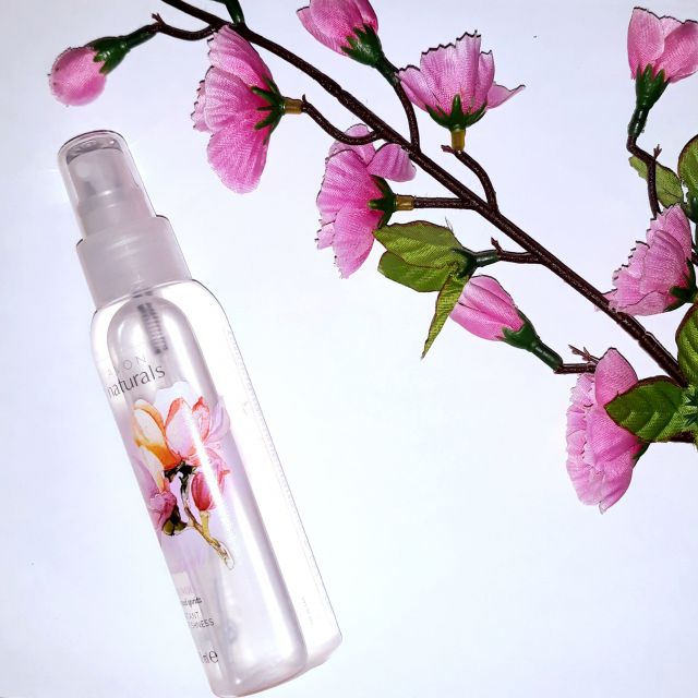 Avon Naturals, Mgiełka do ciała, Magnolia