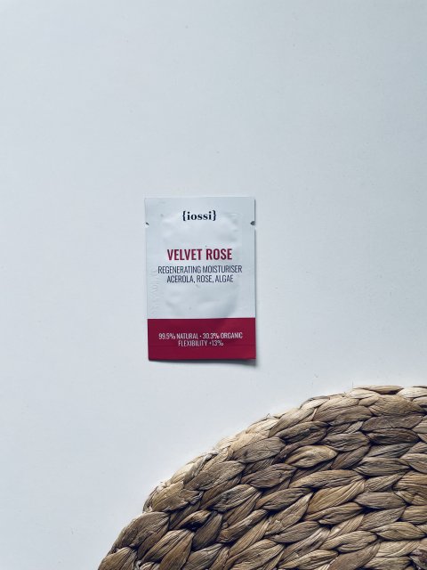 Iossi Krem do twarzy, Aksamitna róża, Regenerująco - nawilżający, Skóra sucha / dojrzała / wrażliwa