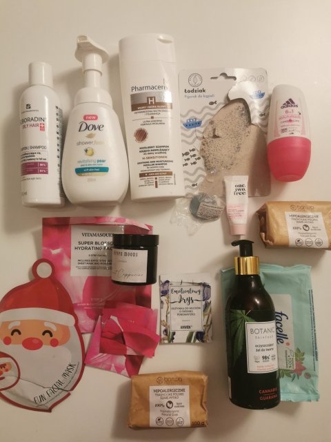 akcja denkowanie! grudzień - kosmetyki w świątecznych opakowaniach i świątecznych kolorach 🎄❄️⛄🎀🎁🎅