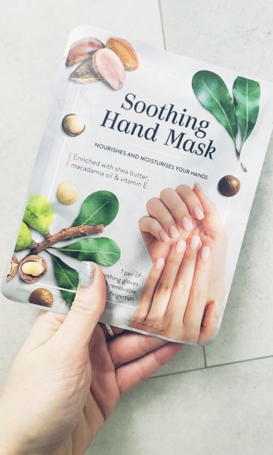 soothing hand mask action