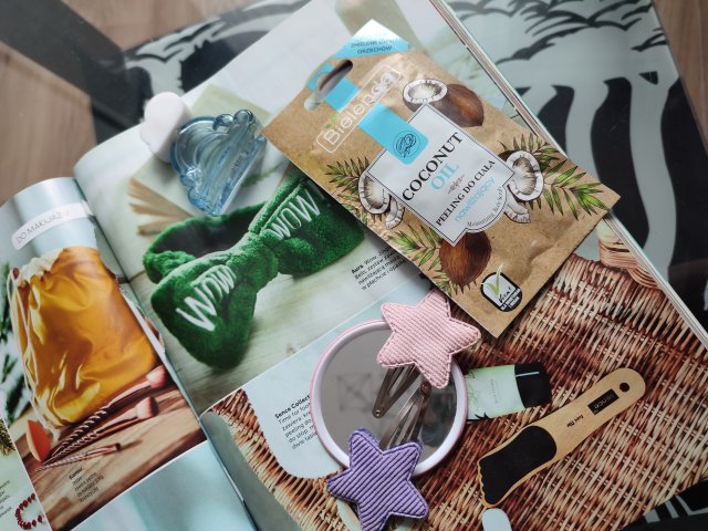 Bielenda Coconut Oil, Peeling do ciała, Nawilżający