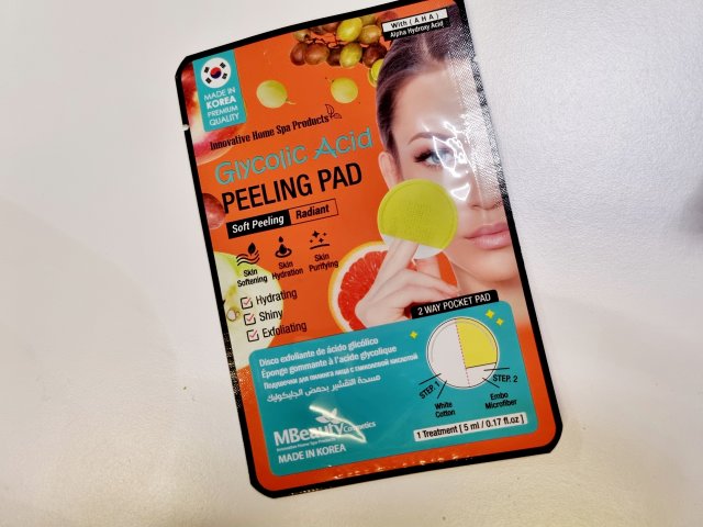 Płatek oczyszczająco pielęgnujący z kwasem AHA