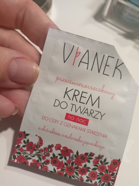 akcja denkowanie! grudzień - kosmetyki w świątecznych opakowaniach i świątecznych kolorach 🎄❄️⛄🎀🎁🎅