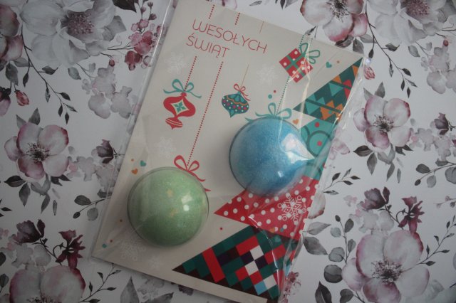 Marba Cosmetics Półkule do kąpieli, Świąteczna kartka z kąpielową niespodzianką, Choinka, Z olejkami z awokado i pestek winogron