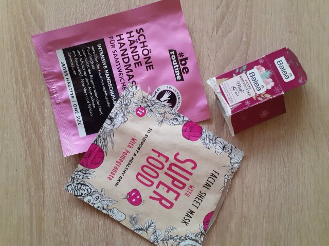 akcja denkowanie! grudzień - kosmetyki w świątecznych opakowaniach i świątecznych kolorach 🎄❄️⛄🎀🎁🎅