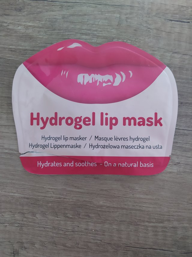 akcja denkowanie! grudzień - kosmetyki w świątecznych opakowaniach i świątecznych kolorach 🎄❄️⛄🎀🎁🎅