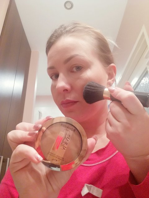 Bourjois, Always Fabulous, Puder Brązujący uniwersalny rozświetlający, Medium 001.