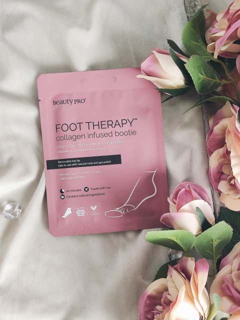 Beauty Pro. Maska do stóp w formie skarpetek,  Foot Therapy Collagen Infused Bottie