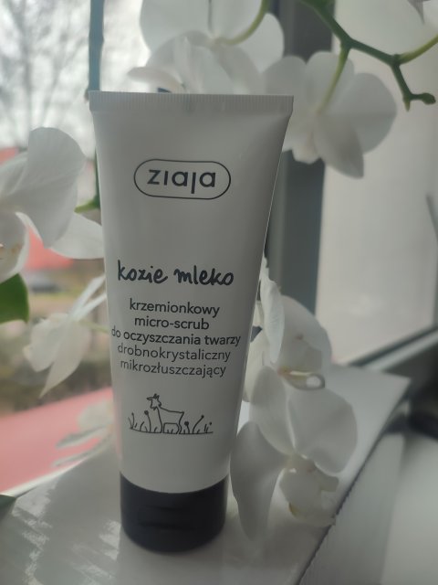 Ziaja Kozie mleko, Krzemionkowy micro-scrub do oczyszczania twarzy, Drobnokrystaliczny, Mikrozłuszczający
