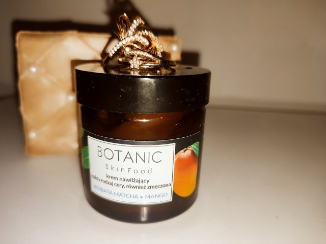Botanic SkinFood Krem do twarzy, Nawilżający, Każdy rodzaj cery, również zmęczona, Herbata matcha, mango