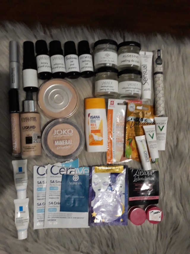 akcja denkowanie! grudzień - kosmetyki w świątecznych opakowaniach i świątecznych kolorach 🎄❄️⛄🎀🎁🎅