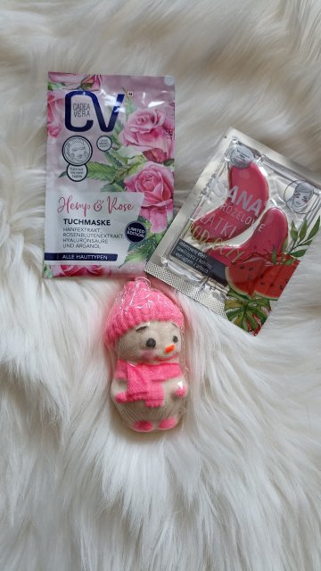 akcja denkowanie! grudzień - kosmetyki w świątecznych opakowaniach i świątecznych kolorach 🎄❄️⛄🎀🎁🎅