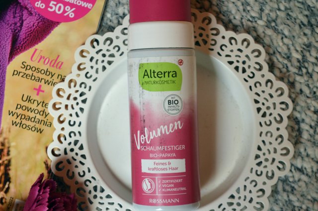 pianka do stylizacji włosów 