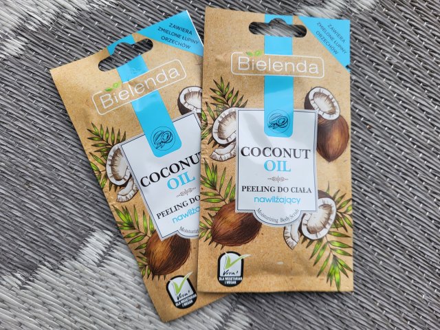 Bielenda Coconut Oil, Peeling do ciała, Nawilżający