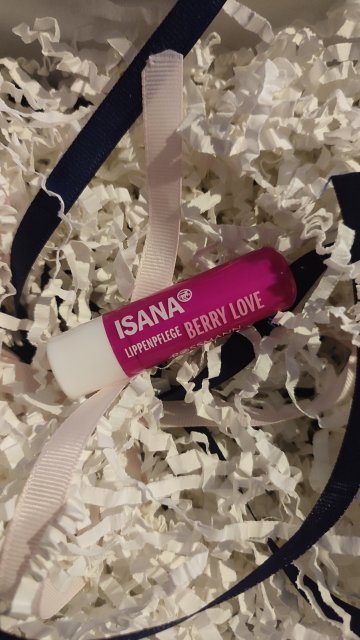 Isana Pomadka ochronna do ust, Berry Love