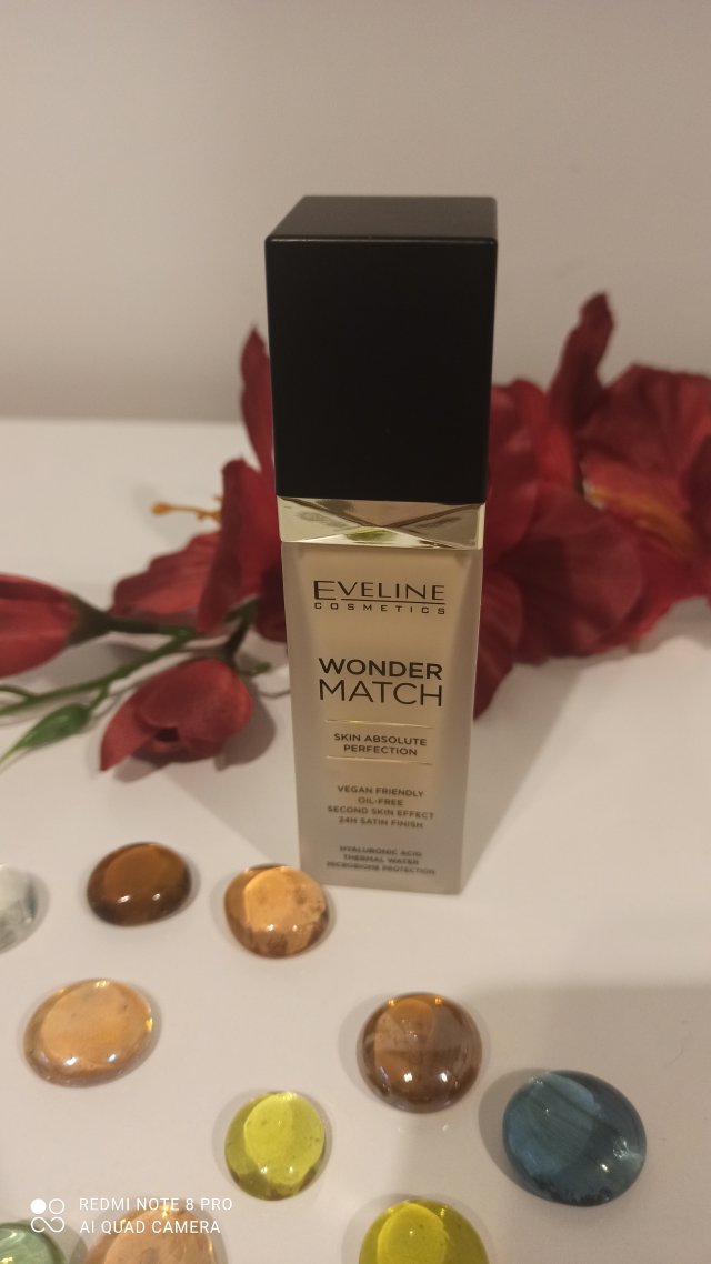 Eveline Wonder Match, Skin Absolute Perfection Foundation, Podkład do twarzy, Dopasowujący się, nr 01 Light Vanilla