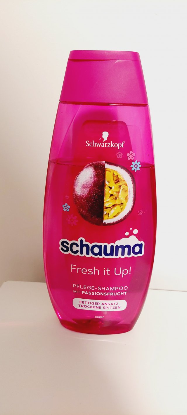 Schwarzkopf Szampon pielęgnujący z marakują Fresh it Up! 