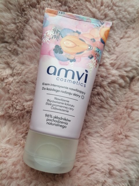 AMVI Cosmetics krem intensywnie nawilżający do każdego rodzaju skóry