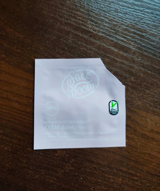 akcja denkowanie! grudzień - kosmetyki w świątecznych opakowaniach i świątecznych kolorach 🎄❄️⛄🎀🎁🎅