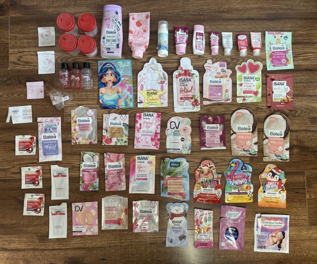 akcja denkowanie! grudzień - kosmetyki w świątecznych opakowaniach i świątecznych kolorach 🎄❄️⛄🎀🎁🎅